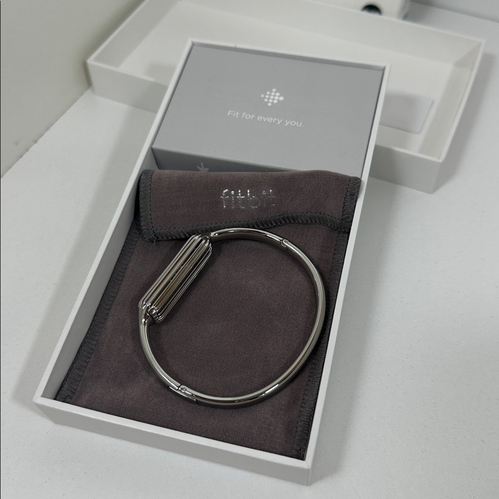 Fitbit Flex 2 Silver Accessory Bangle (Small) – Original Box Included - Picture 5 of 12